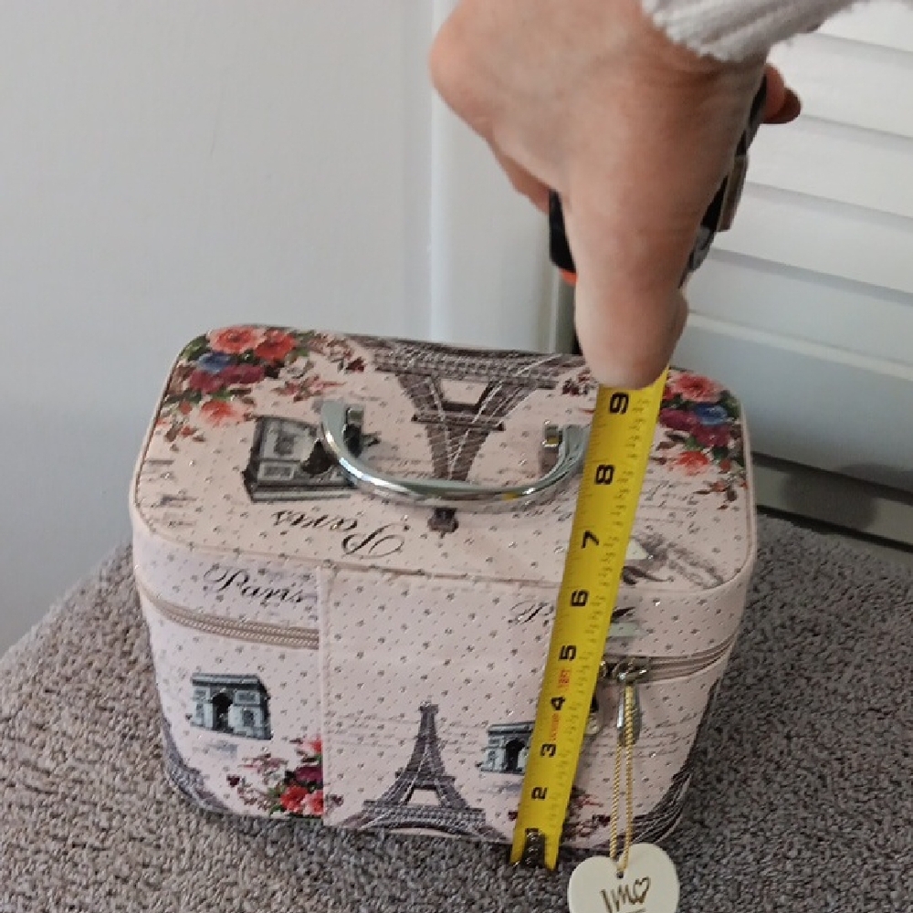 Paris Themed Train Case/Cosmetic Case - Picture 4 of 9